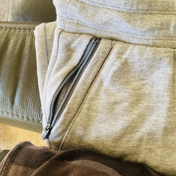 Athleta bundle joggers size 8-10 kids - Picture 7 of 9